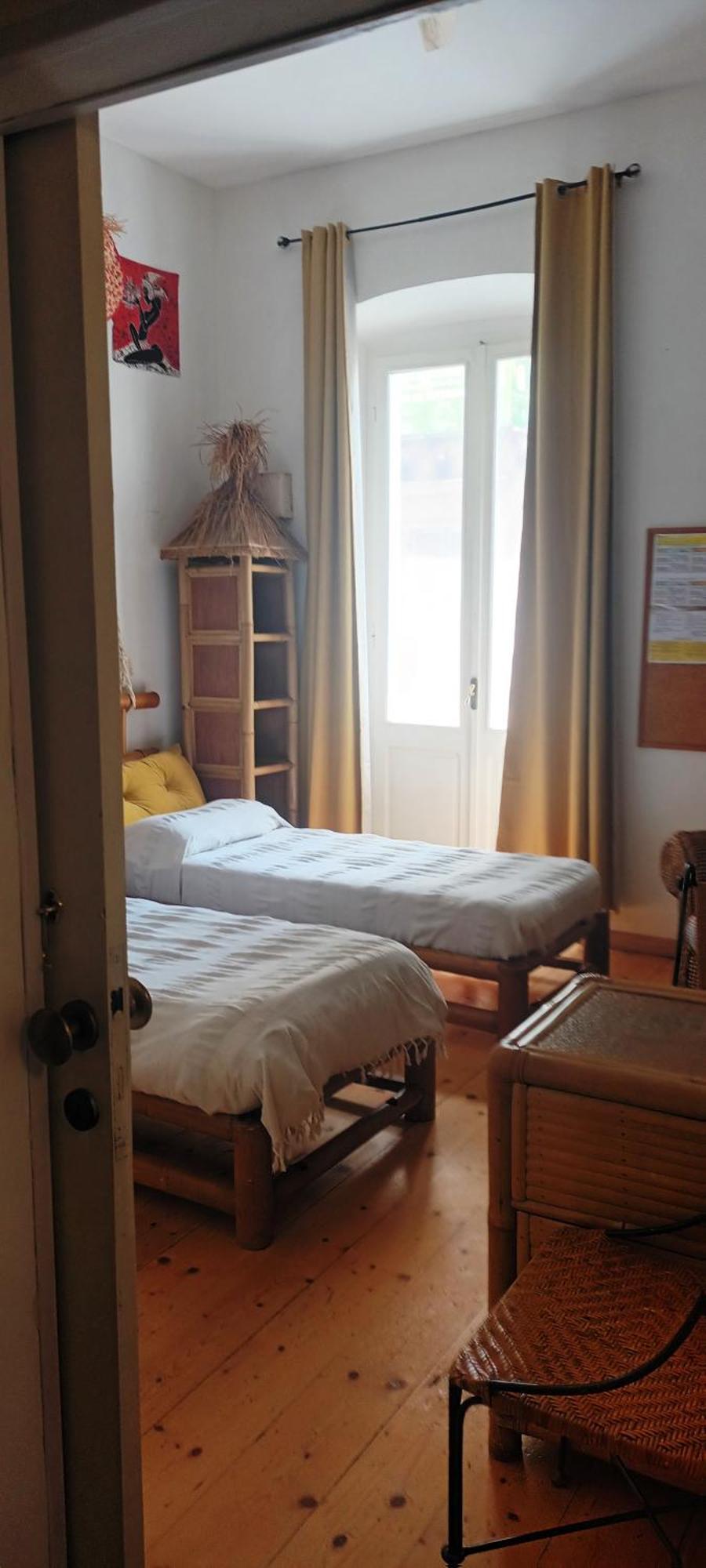 B&B Le Finestre Su Via Cavour Сассари Номер фото