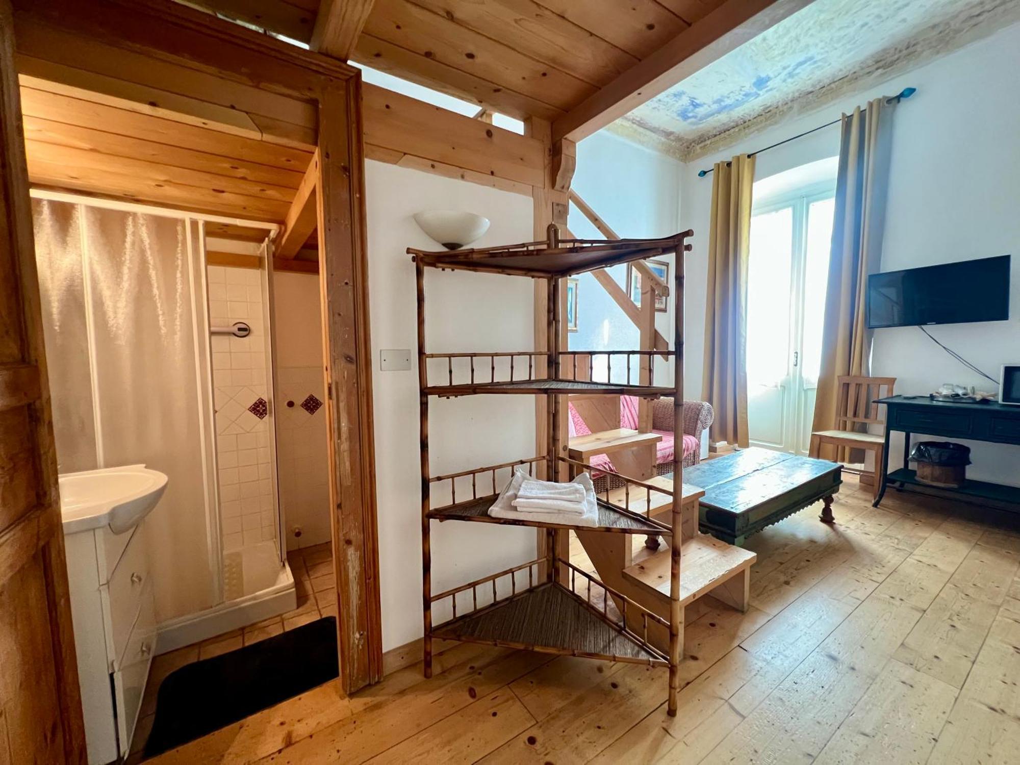 B&B Le Finestre Su Via Cavour Сассари Номер фото